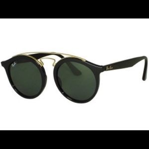 RAY BANS. PERFECT CONDITION WITH CASE INCLUDED.